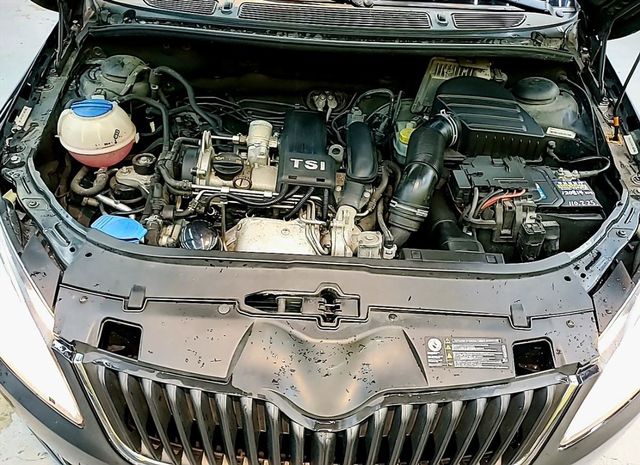 1.2 Tsi 皮椅 鋁圈 超優車況  第25張相片