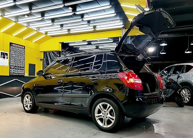 1.2 Tsi 皮椅 鋁圈 超優車況  第27張相片