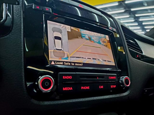 R-LINE 樣式 新車326萬 滿配  第31張相片