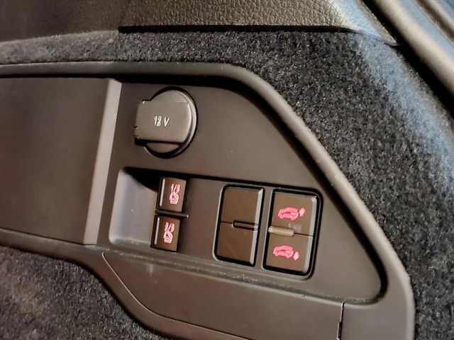 R-LINE 樣式 新車326萬 滿配  第35張相片