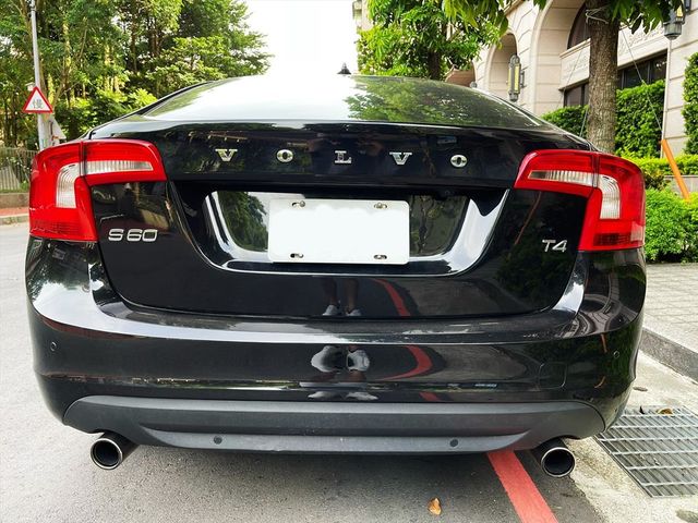 2011年 S60 T4  旗艦版  第5張相片