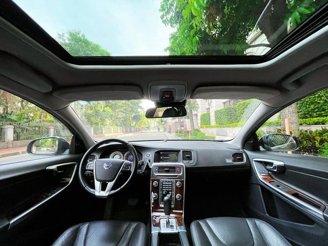 2011年 S60 T4  旗艦版  第12張相片