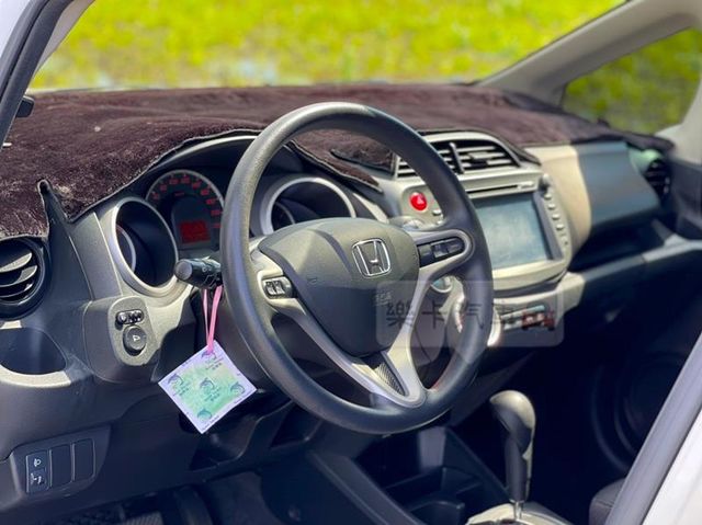 2013年 FIT VTI-S版只跑8萬  第6張相片