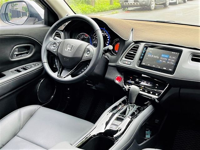 2020年 HR-V 1.8S 白  第4張相片