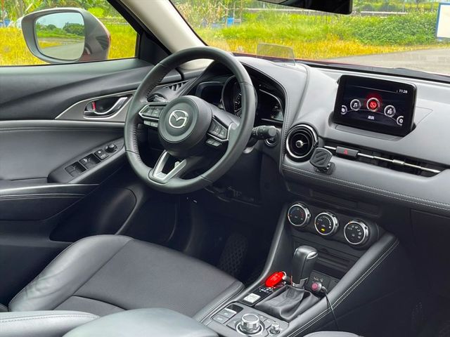 2019 CX3 深紅  第5張相片