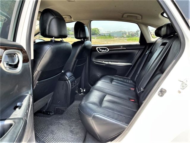 2015年 SENTRA 1.8白  第4張相片