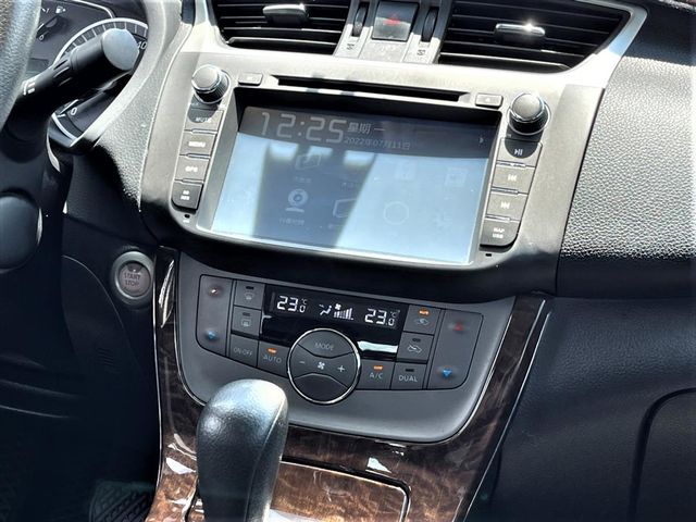 2015年 SENTRA 1.8白  第8張相片