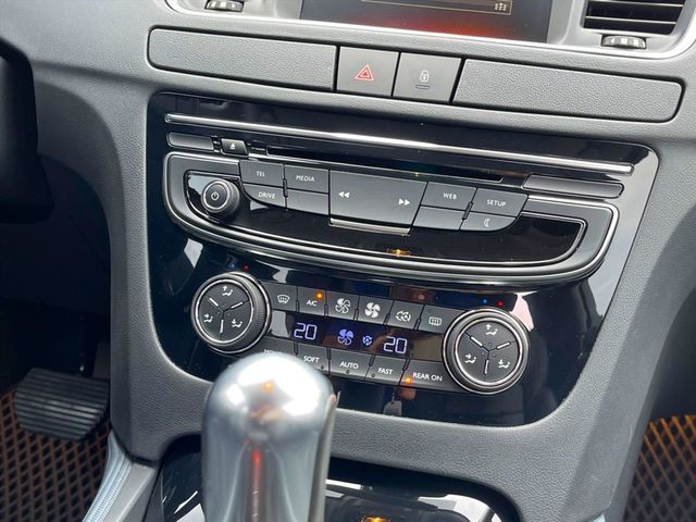 2015 寶獅 508D 1.6 頂級  第14張相片