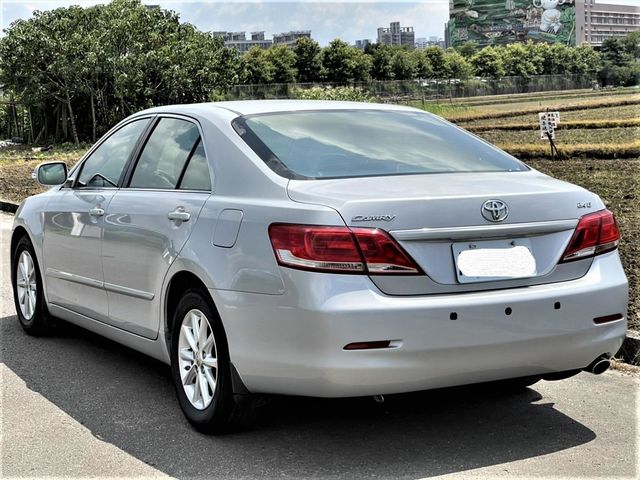 2010年 Camry 2.4 E版 銀  第2張相片