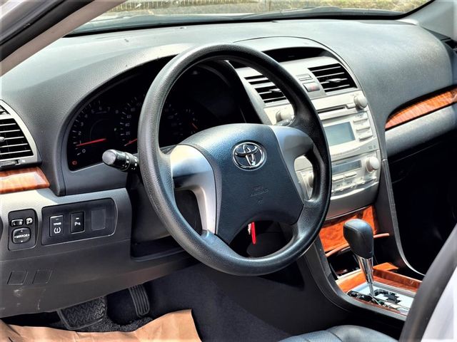 2010年 Camry 2.4 E版 銀  第3張相片