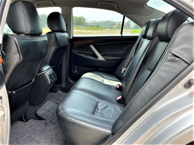 2010年 Camry 2.4 E版 銀  第4張相片