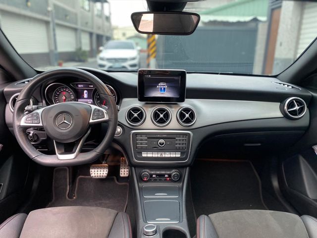 2018 Benz CLA250 SB  第20張相片