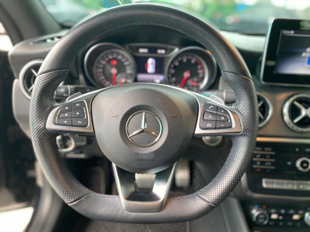 2018 Benz CLA250 SB  第21張相片