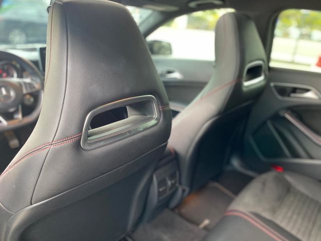 2018 Benz CLA250 SB  第24張相片