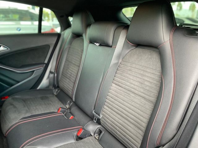 2018 Benz CLA250 SB  第25張相片