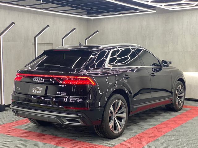 2021 Audi Q8 Quattro  第3張相片