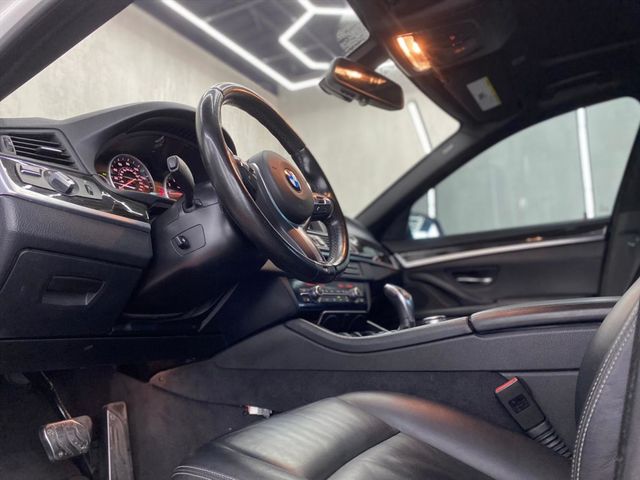 2015 BMW 528i  第11張相片