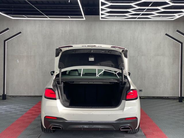 2021 BMW 530i MSPORT  第5張相片
