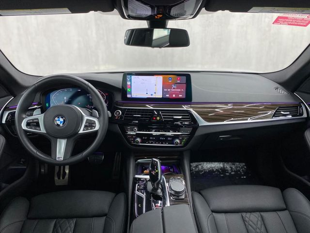 2021 BMW 530i MSPORT  第9張相片