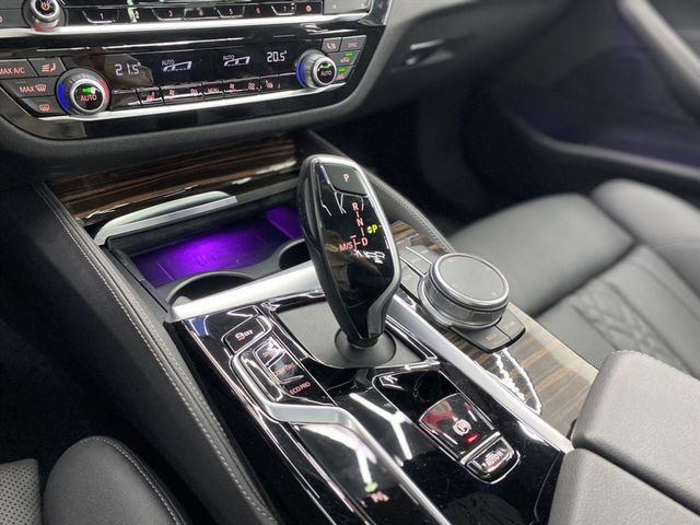 2021 BMW 530i MSPORT  第18張相片