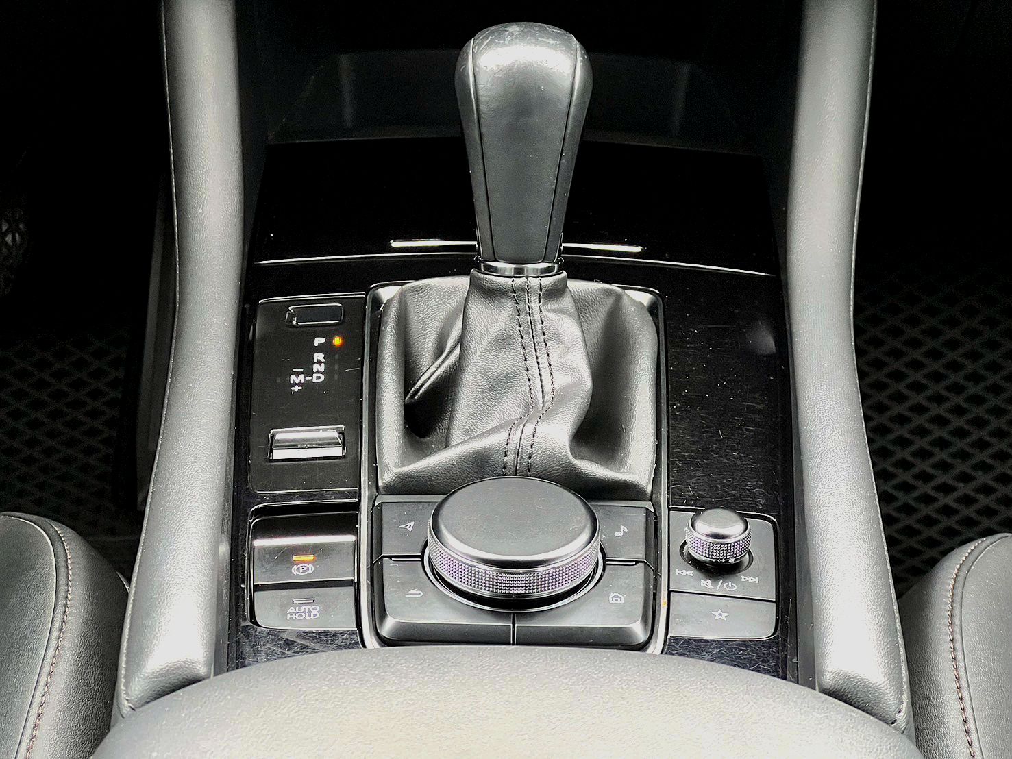2021年 四代 MAZDA3 旗艦版 原鈑件 認證車  第15張相片