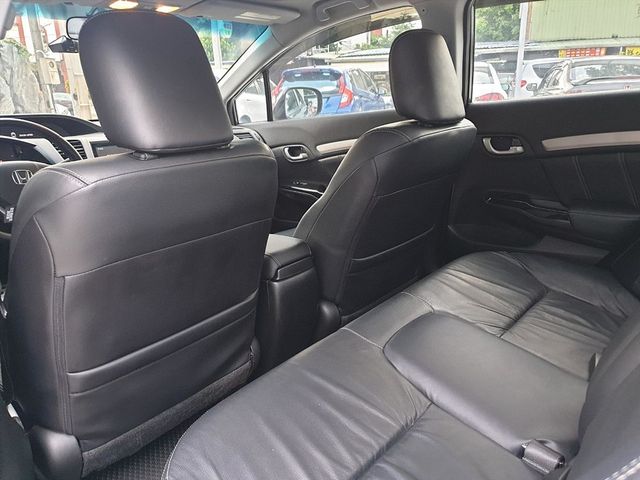 九代 好車入庫  第13張相片