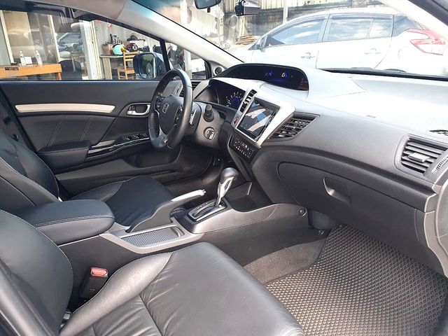 九代 好車入庫  第15張相片