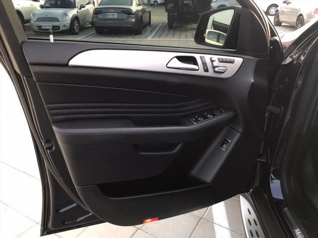 2016 GLE350d 總代理斜背  第6張相片