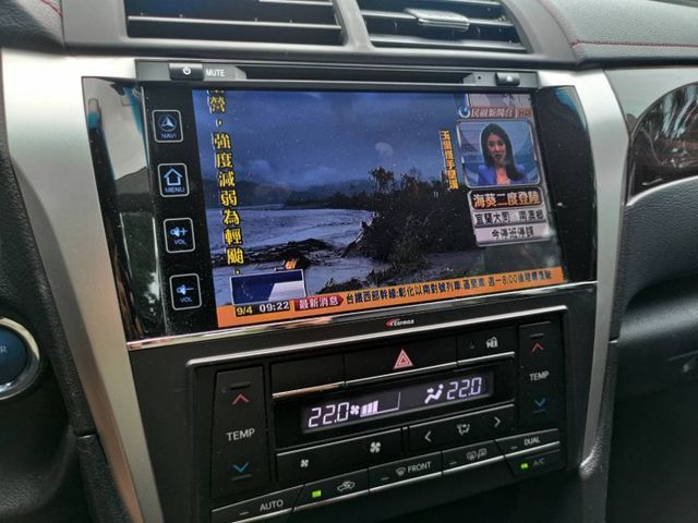 2015CAMRY2.5油電車/電動座椅/倒車顯影/數位電視/衛星導航/定速/ i-key  第12張相片