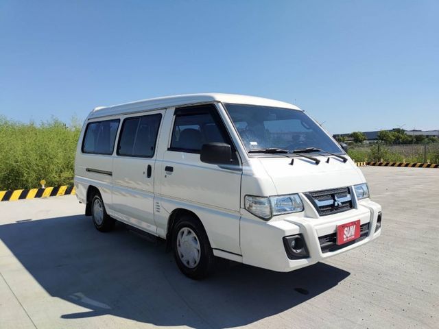 2013年得利卡福祉車/復康巴士  輪椅升降機/輪椅區/電動伸縮踏板/中央空調  第1張相片