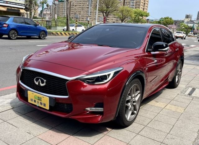 INFINITI無限 Q30  第1張相片