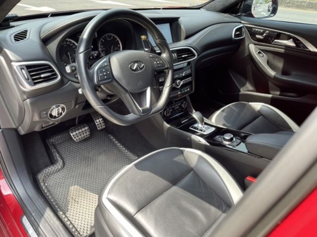 INFINITI無限 Q30  第6張相片