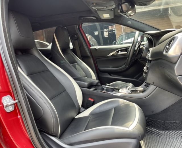 INFINITI無限 Q30  第9張相片