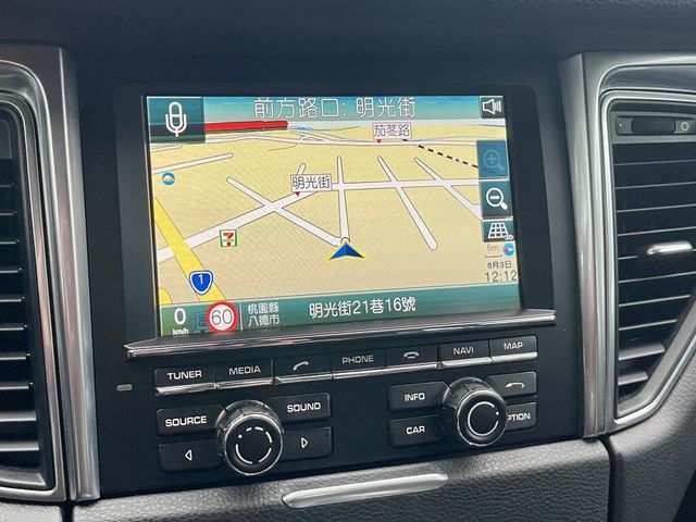 PORSCHE保時捷 MACAN S  第14張相片