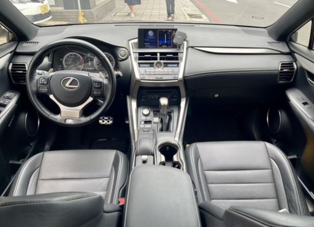 LEXUS凌志 NX200T  第5張相片