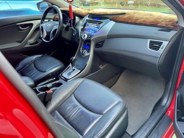 HYUNDAI現代 ELANTRA  第3張相片