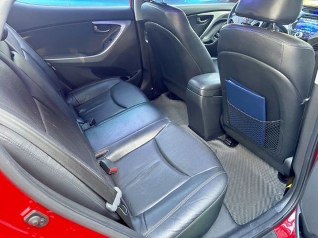 HYUNDAI現代 ELANTRA  第7張相片