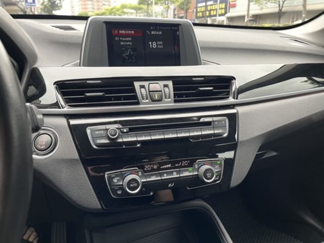 BMW寶馬 X1  第7張相片