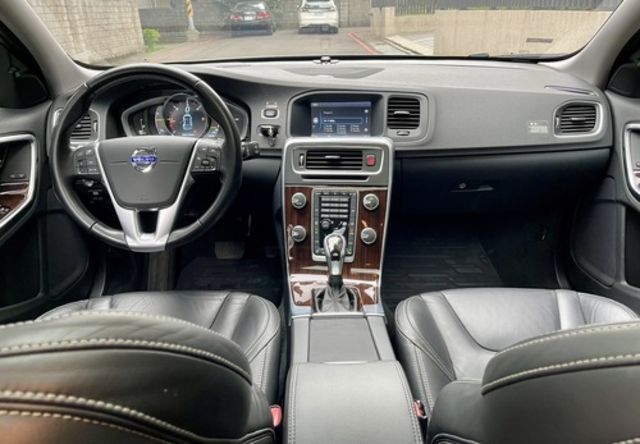 VOLVO富豪 V60  第3張相片