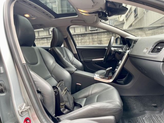 VOLVO富豪 V60  第7張相片