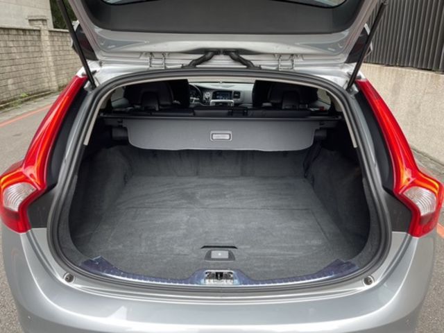 VOLVO富豪 V60  第10張相片