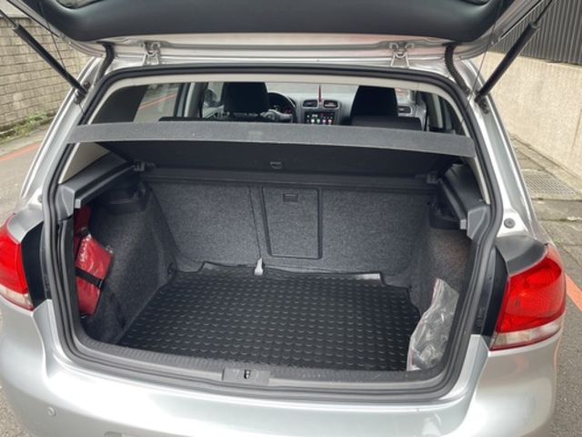 VOLKSWAGEN福斯 GOLF  第8張相片