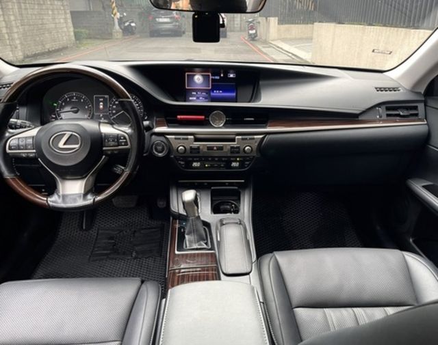 LEXUS凌志 ES200  第4張相片