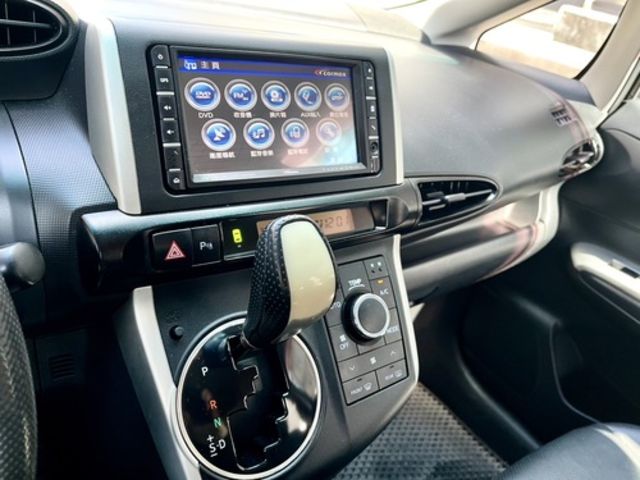 TOYOTA豐田 WISH  第13張相片