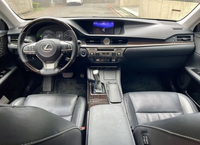 LEXUS凌志 ES300H  第4張相片