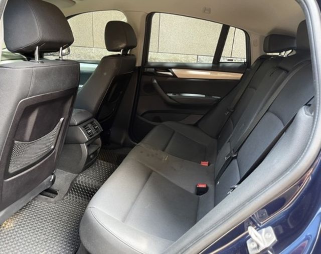 BMW寶馬 X4 XDRIVE30D  第9張相片