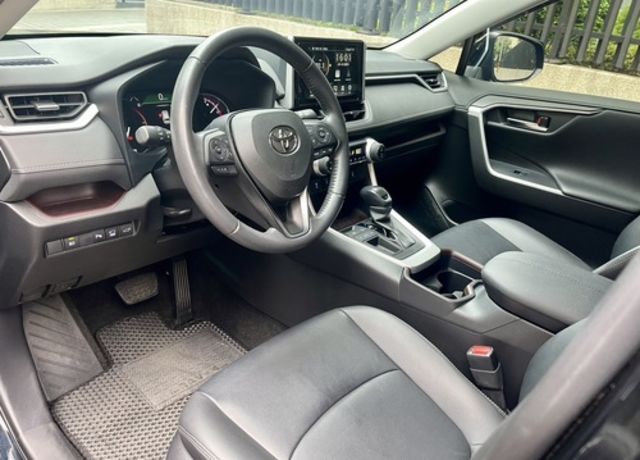TOYOTA豐田 RAV4  第6張相片
