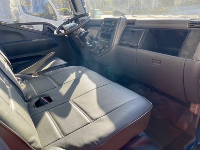 MITSUBISHI三菱 CANTER  第8張相片