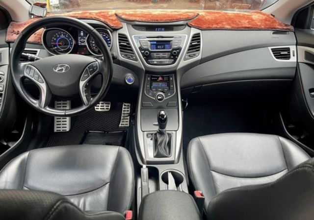 HYUNDAI現代 ELANTRA  第3張相片