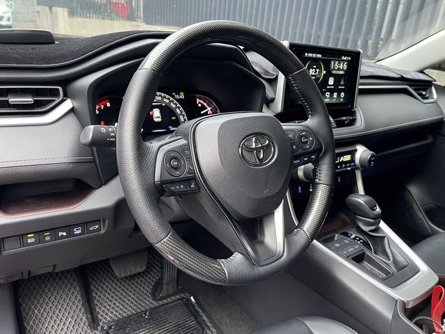 TOYOTA豐田 RAV4  第4張相片